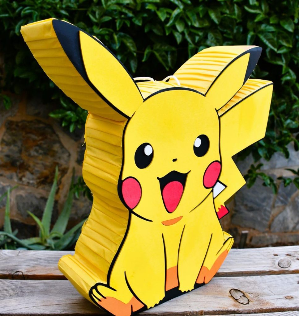 Piñata de Pikachu infantil